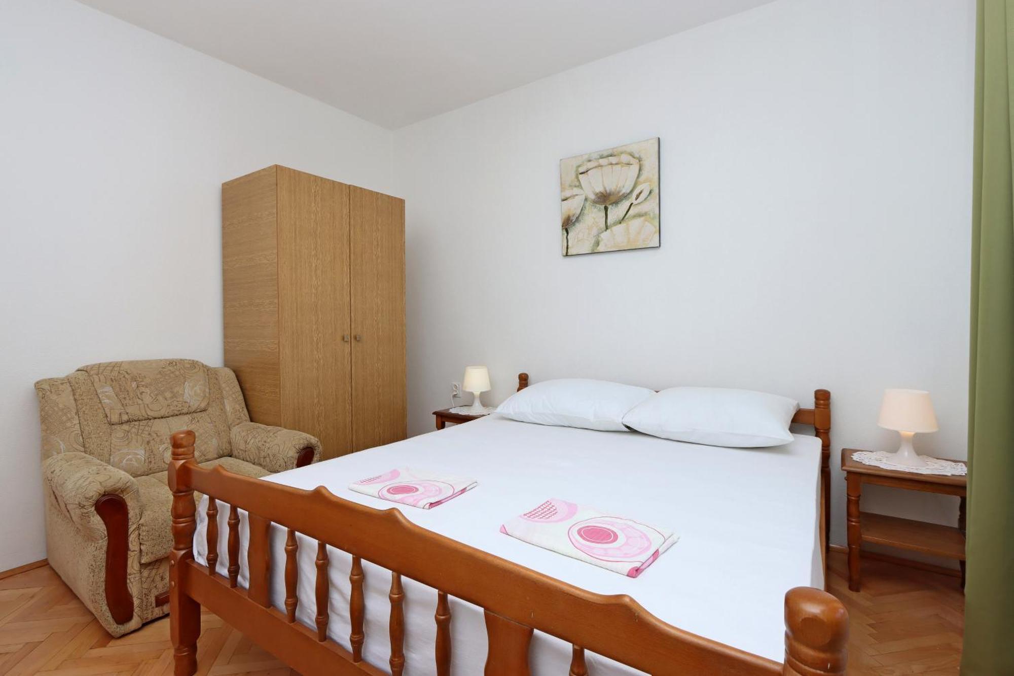 Apartments With A Parking Space Senj - 5571 Bilik gambar