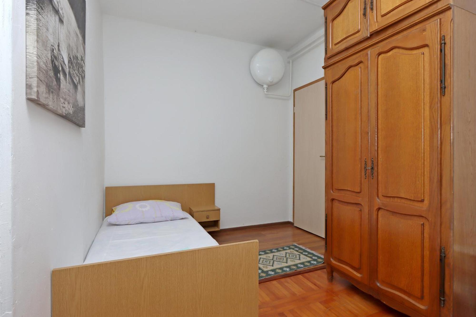 Apartments With A Parking Space Senj - 5571 Bilik gambar