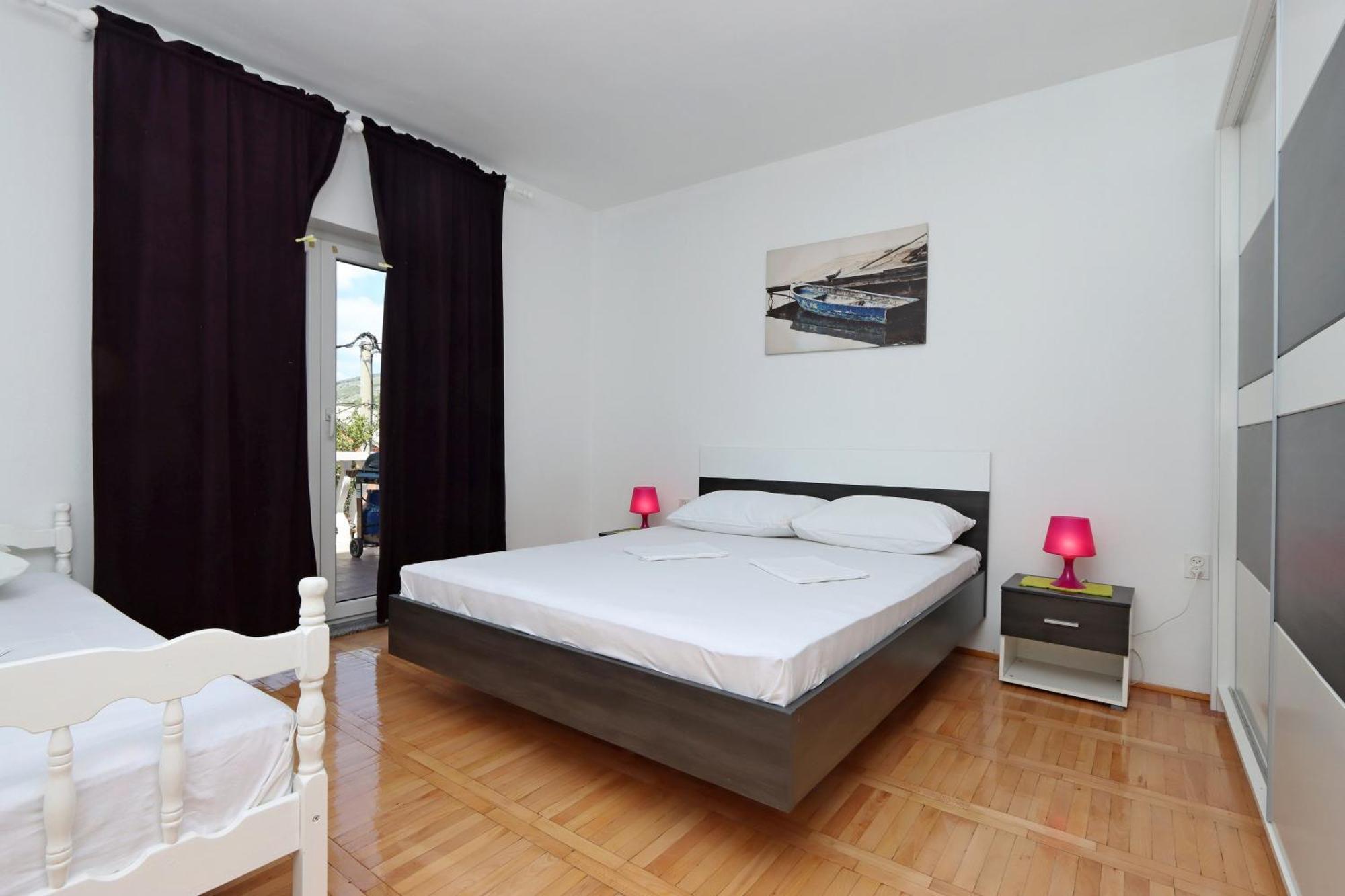 Apartments With A Parking Space Senj - 5571 Luaran gambar