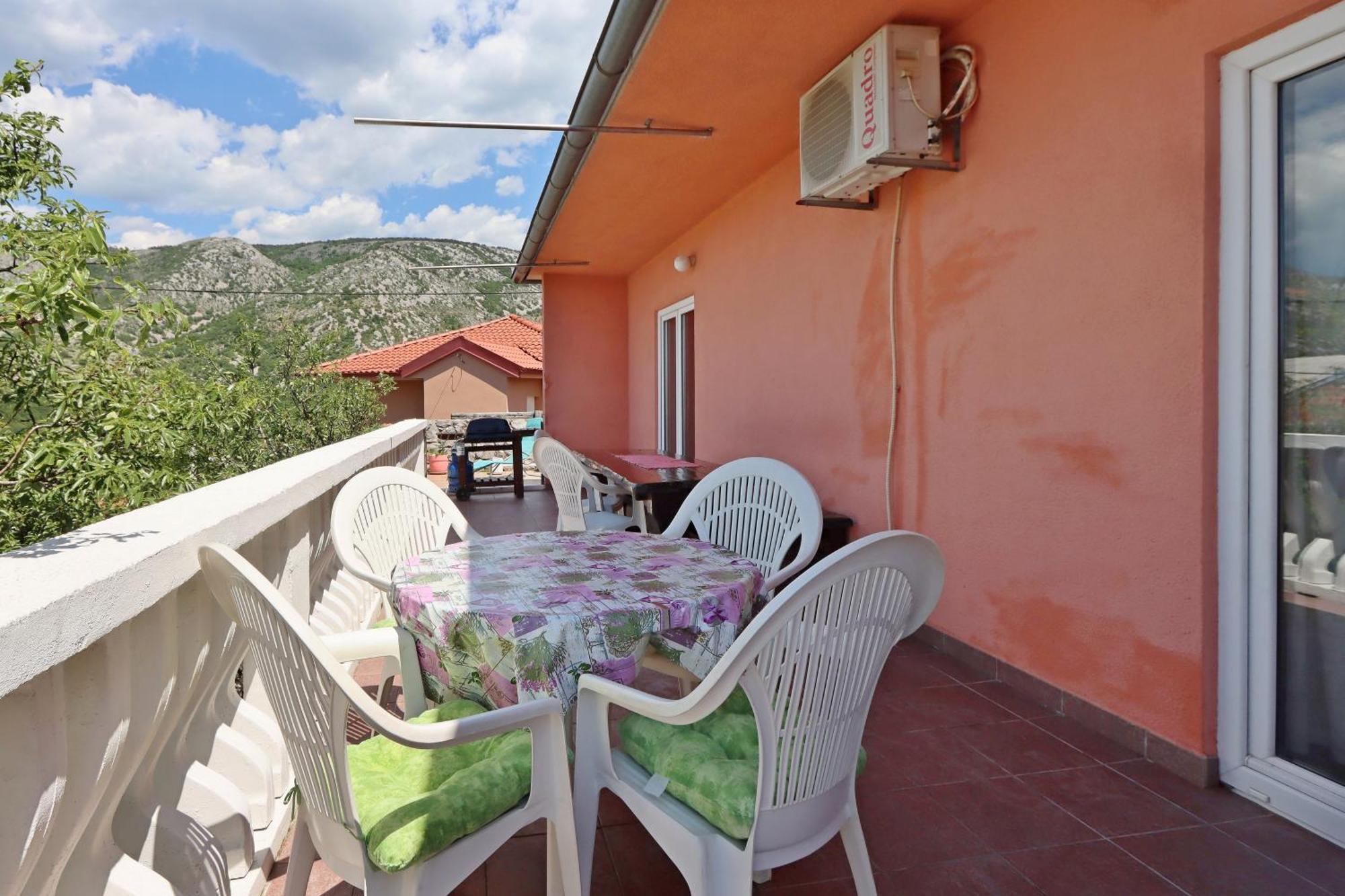Apartments With A Parking Space Senj - 5571 Luaran gambar